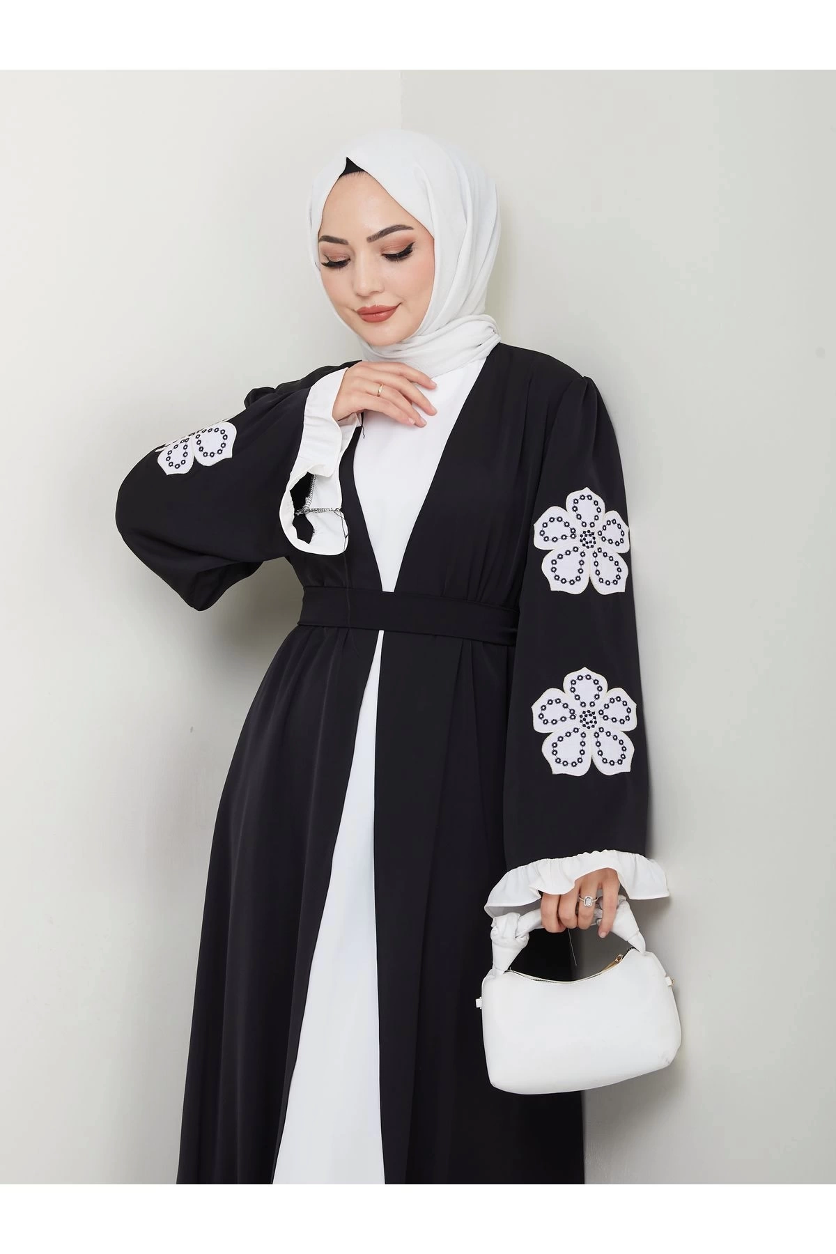GÜLLÜ NAKIŞ KOL DETAYI İKİLİ ABİYE İÇİ BEYAZ