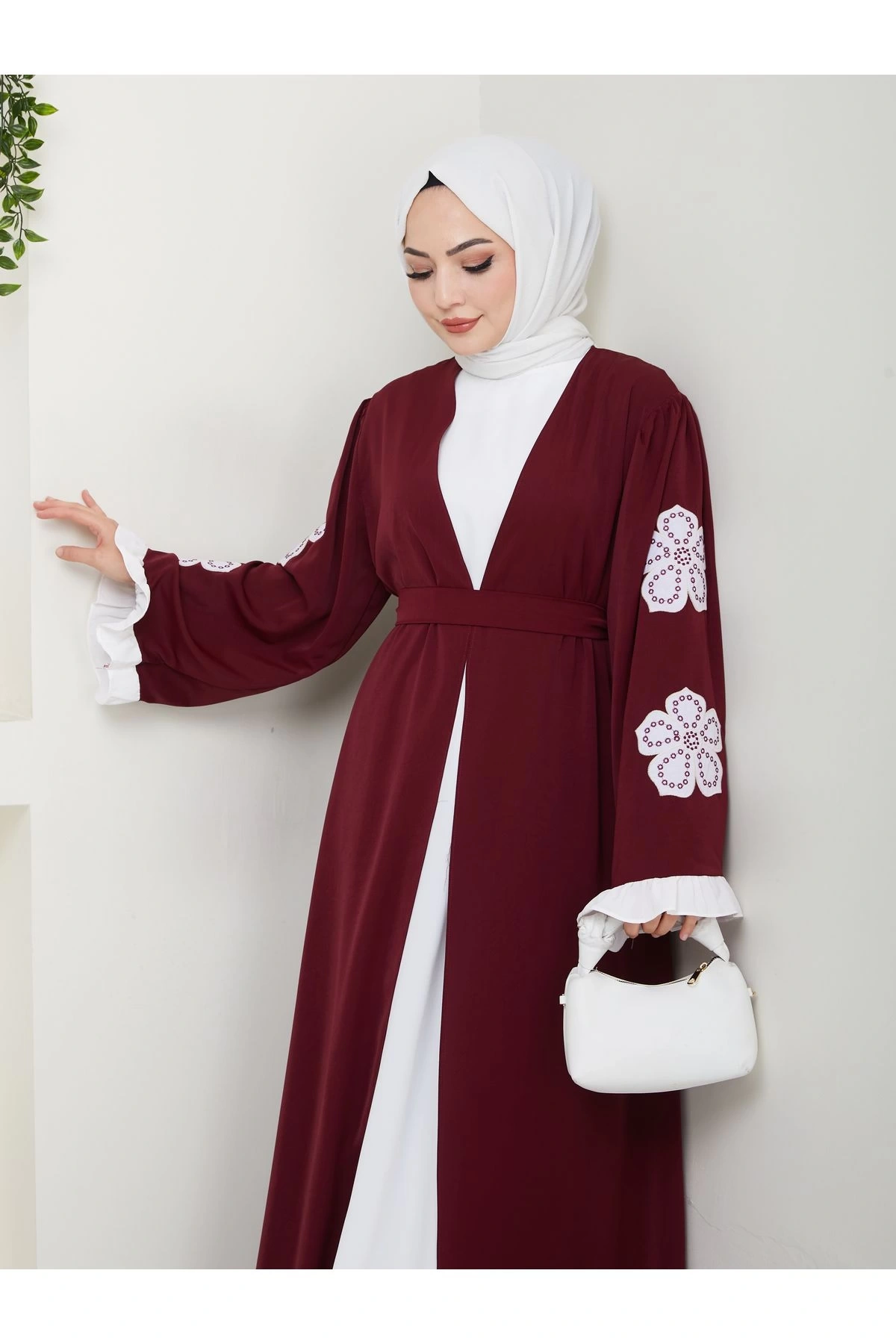 GÜLLÜ NAKIŞ KOL DETAYI İKİLİ ABİYE İÇİ BEYAZ