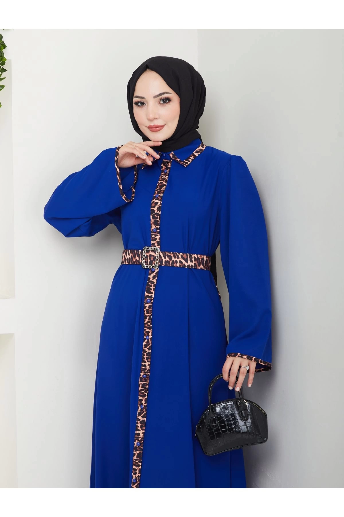 LEOPAR DETAYLI GÖMLEK YAKA ELBİSE LEOPAR KUŞAKLI FULL DÜĞME KAPAMA
