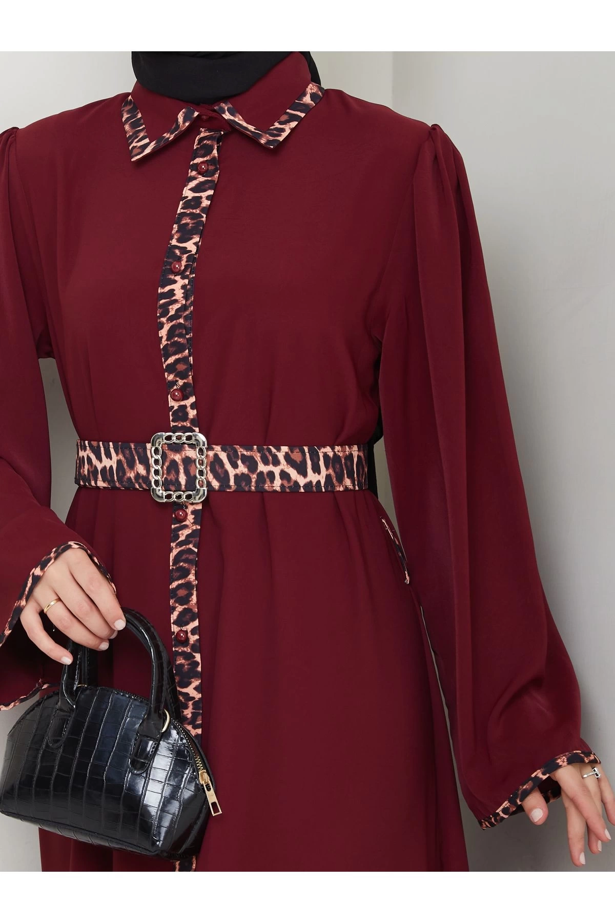 LEOPAR DETAYLI GÖMLEK YAKA ELBİSE LEOPAR KUŞAKLI FULL DÜĞME KAPAMA