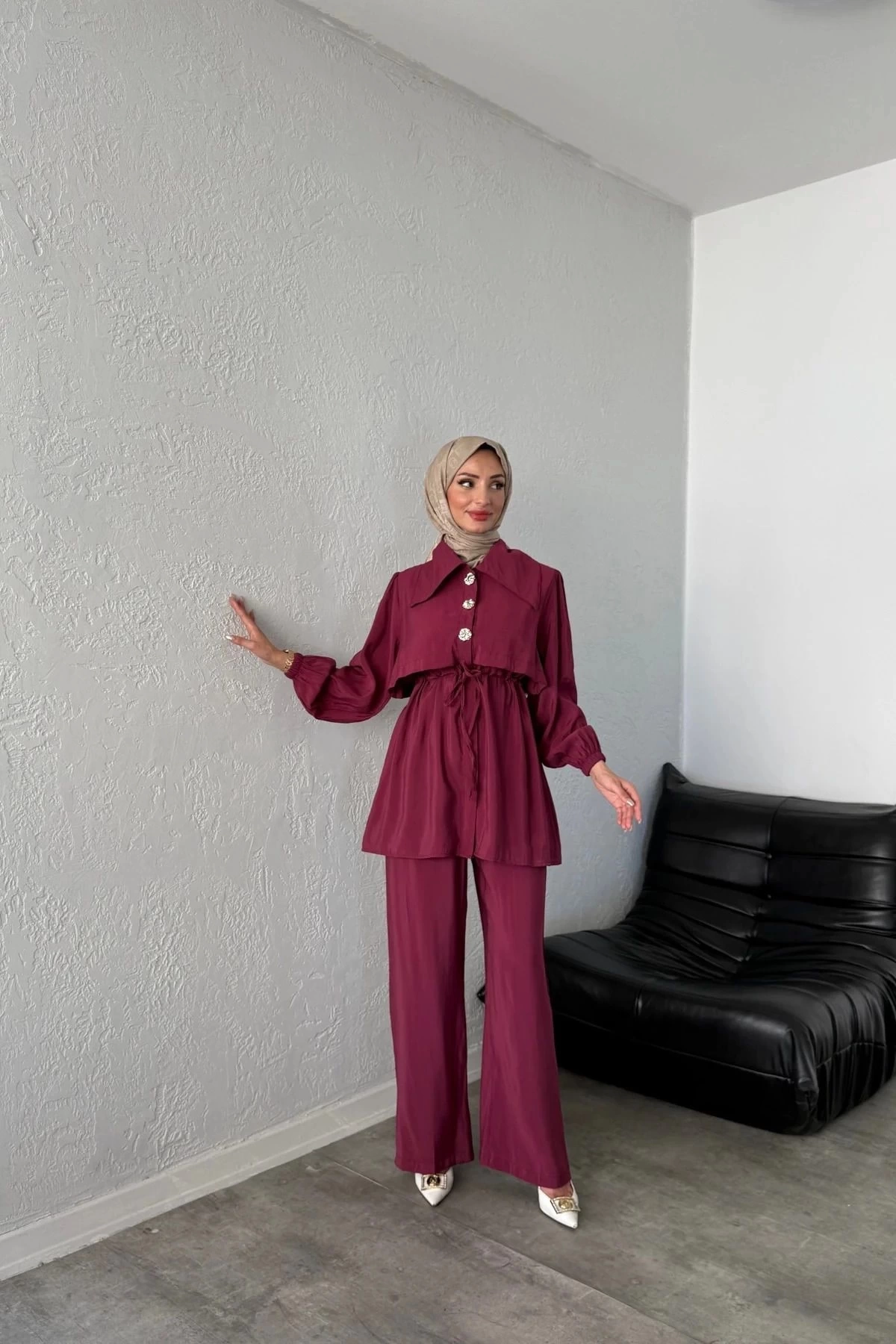 BELİ BAĞCIKLI GENİŞ YAKA PANTOLONLU İKİLİ TAKIM