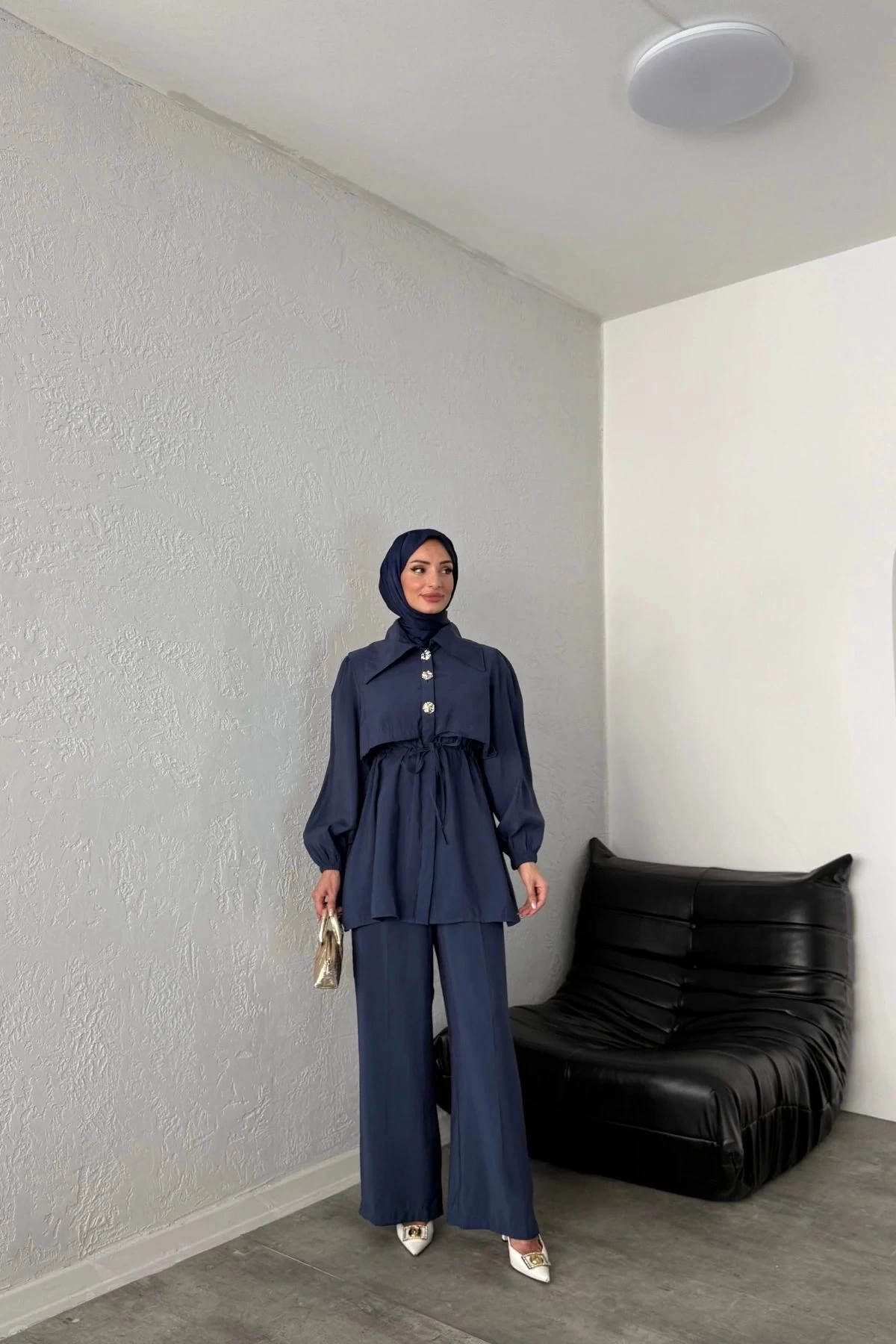 BELİ BAĞCIKLI GENİŞ YAKA PANTOLONLU İKİLİ TAKIM