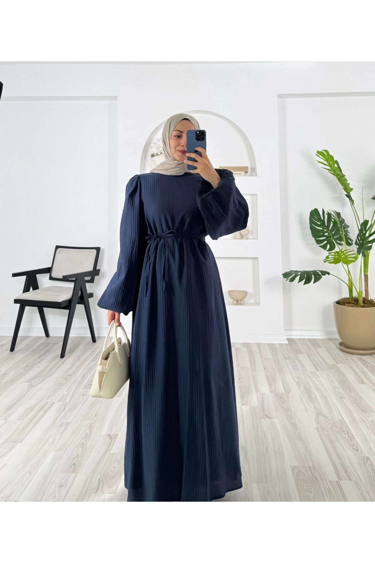 PİLİSELİ VRN POLYESTER KUMAŞ ASTARLI -BALON KOL HAKIM YAKA KEMERLİ ELBİSE
