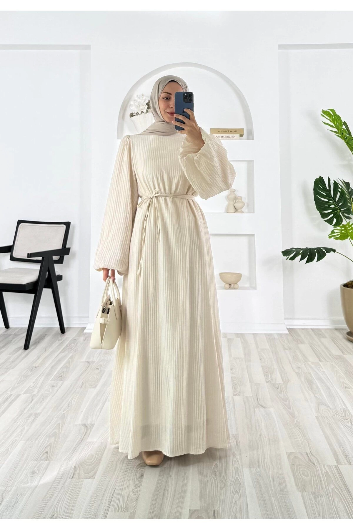 PİLİSELİ VRN POLYESTER KUMAŞ ASTARLI -BALON KOL HAKIM YAKA KEMERLİ ELBİSE