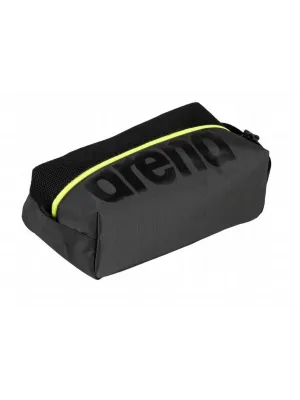 ARENA SPIKY III POCKET BAG ÇANTA 005570101