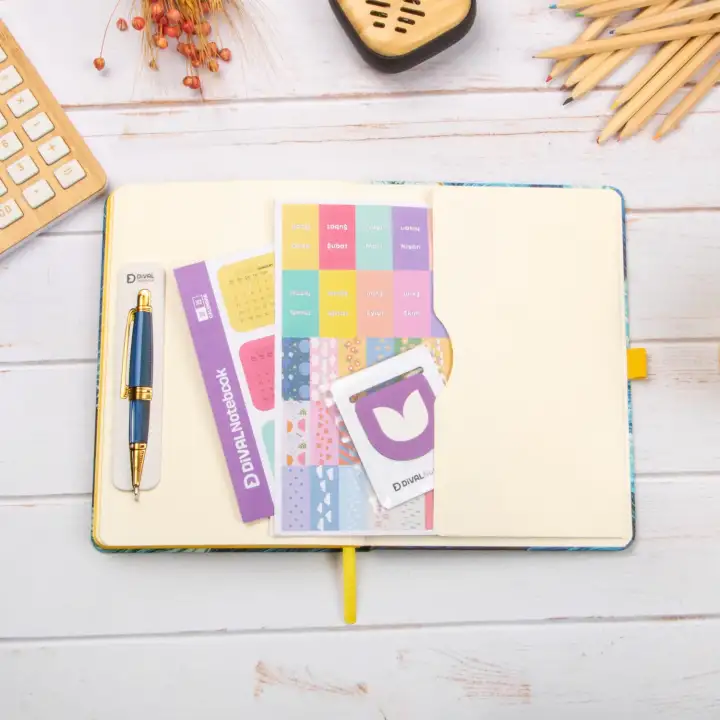 13,5x20 cm Van Gogh Sert Kapak Noktalı Tarihsiz Dikişli Not Okul Defteri