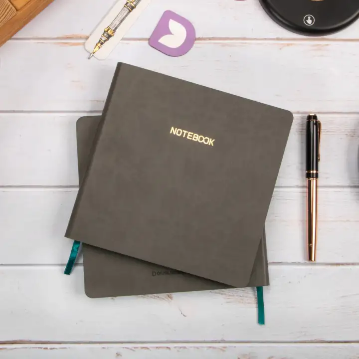 16,5x16,5 cm Füme Yumuşak Deri Kapak Noktalı Tarihsiz Dikişli Not Okul Defteri