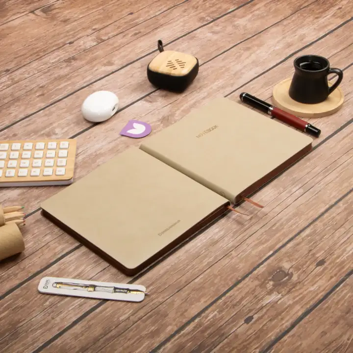 16,5x16,5 cm Krem Yumuşak Deri Kapak Noktalı Tarihsiz Dikişli Not Okul Defteri