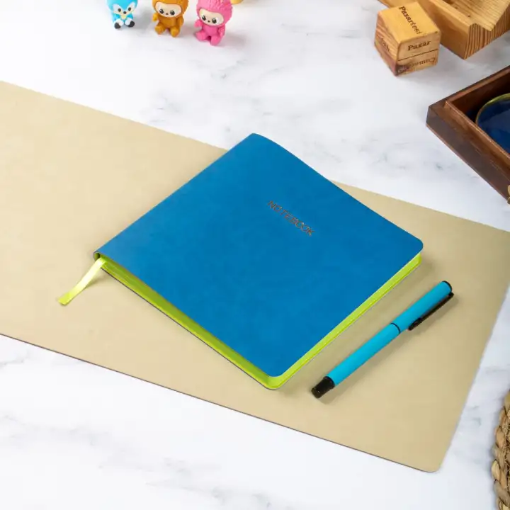 16,5x16,5 cm Mavi Yumuşak Deri Kapak Noktalı Tarihsiz Dikişli Not Okul Defteri