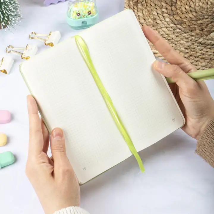 9x18 cm Sert Kapak Kareli Tarihsiz Dikişli Not Okul Defteri - Yeşil