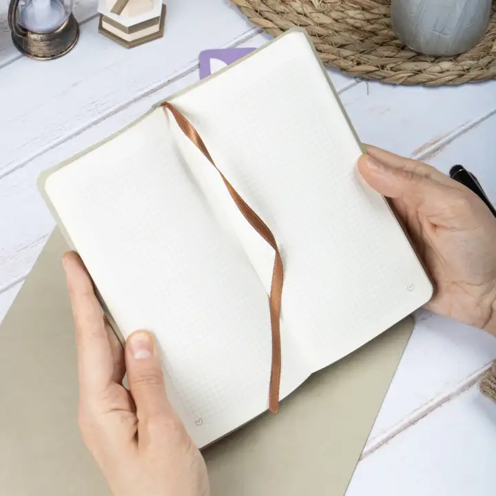 9x18 cm Kahverengi Yumuşak Vegan Deri Kapak Kareli Tarihsiz Not Okul Defteri