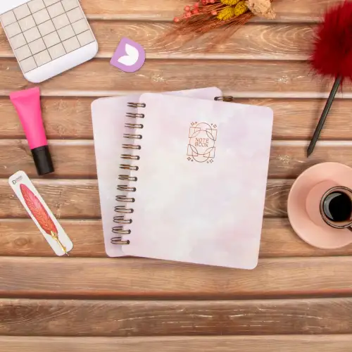 16,5x20 cm Pembe Sert Kapak Noktalı Tarihsiz Spiralli Not Okul Defteri