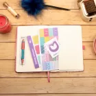 13,5x20 cm Çiçekli Sert Kapak Noktalı Tarihsiz Dikişli Not Okul Defteri