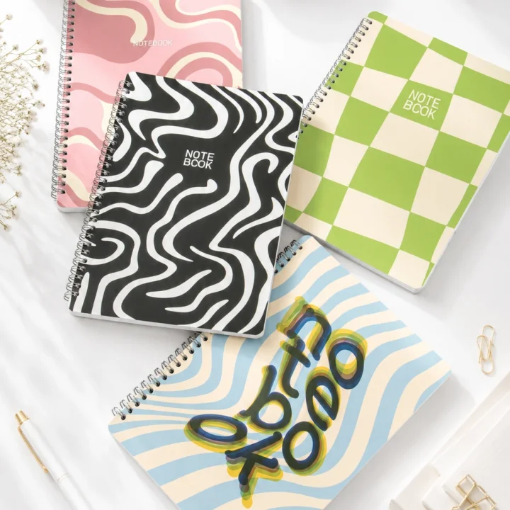 Karton Kapak Spiralli Kareli Okul Defteri A4 BUÇUK 4’lü Pattern Party