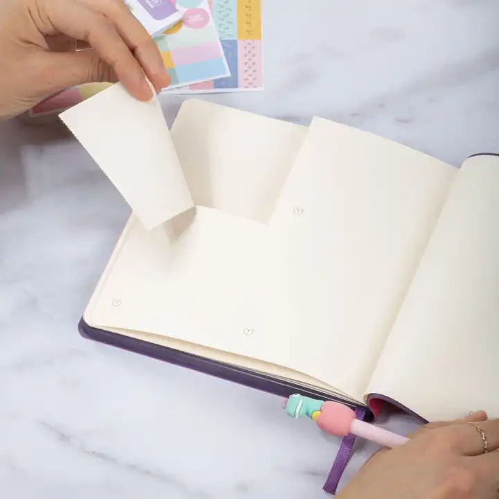 16,5x16,5 cm Yumuşak Vegan Deri Kapak Noktalı Not Okul Defteri - Pembe