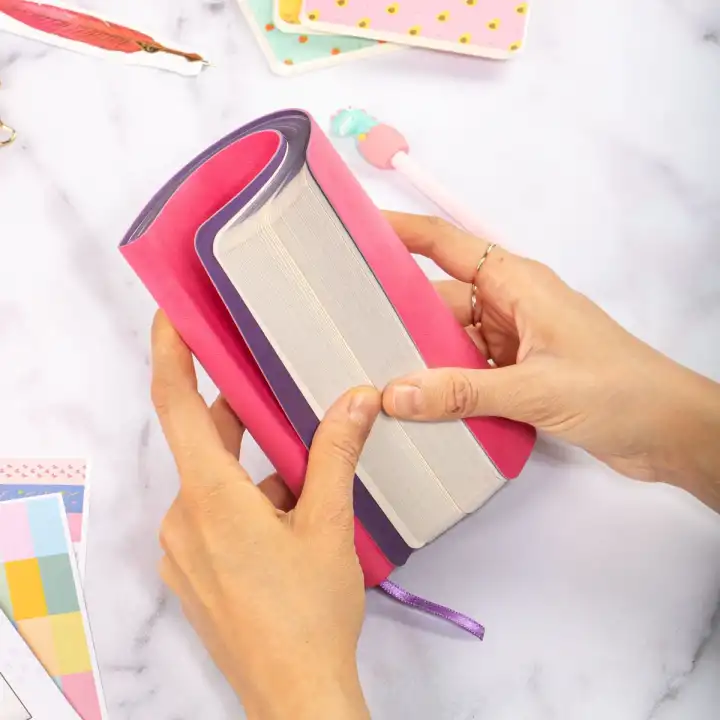 16,5x16,5 cm Yumuşak Vegan Deri Kapak Noktalı Not Okul Defteri - Pembe