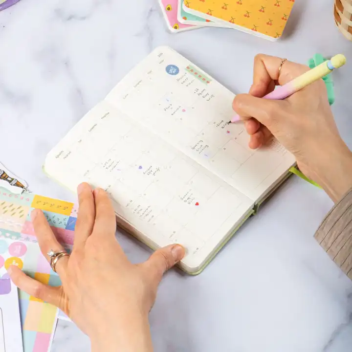 2026 Haftalık Ajanda 9x18 cm Sert Kapak Günlük Planlayıcı – Yeşil