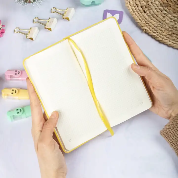 9x18 cm Sert Kapak Kareli Not Defteri – Tarihsiz Okul Defteri – Sarı