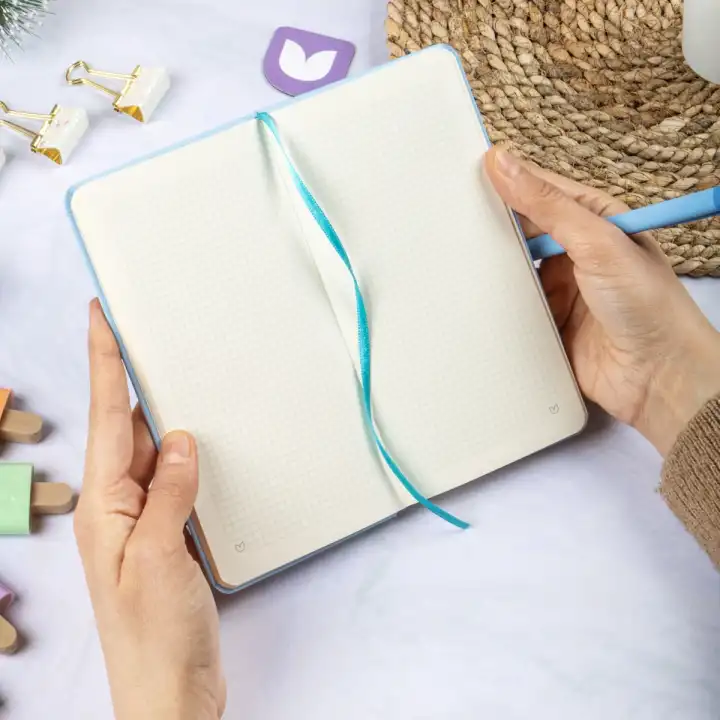 9x18 cm Sert Kapak Kareli Not Defteri – Tarihsiz Okul Defteri – Mavi