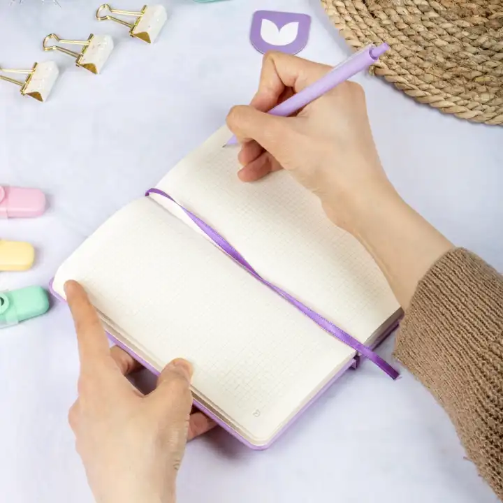 9x18 cm Sert Kapak Kareli Not Defteri – Tarihsiz Okul Defteri – Lila