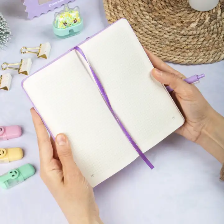 9x18 cm Sert Kapak Kareli Not Defteri – Tarihsiz Okul Defteri – Lila