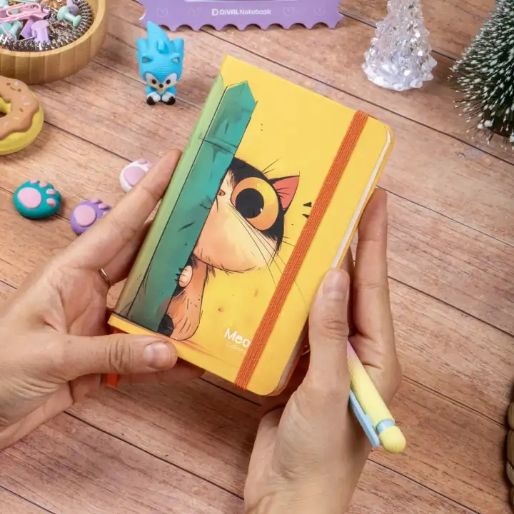 9x14 cm Sert Kapak Çizgili Not Defteri – Tarihsiz Okul Defteri – Meow Kedili 2