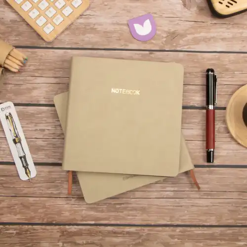 16,5x16,5 cm Yumuşak Vegan Deri Kapak Noktalı Not Okul Defteri - Krem