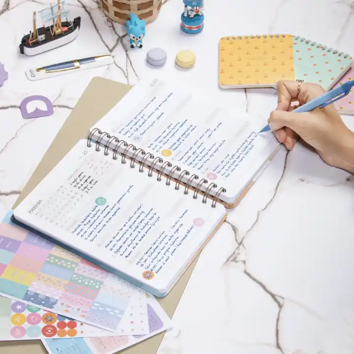 12li Akademik Ajanda Yılbaşı Hediye Seti - 15x21 cm - Kuşe Kapak