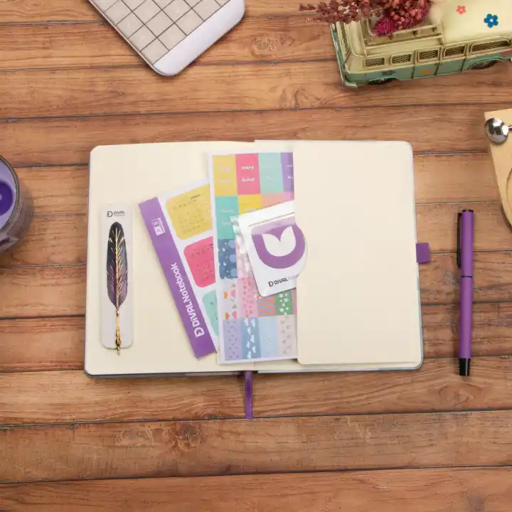 13,5x20 cm Mor Çiçekli Sert Kapak Noktalı Tarihsiz Dikişli Not Okul Defteri