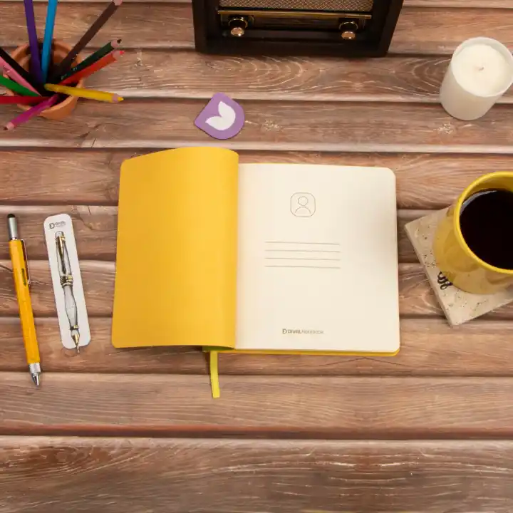 16,5x16,5 cm Fıstık Yeşil Yumuşak Deri Kapak Noktalı Tarihsiz Dikişli Not Okul Defteri