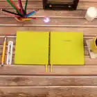 16,5x16,5 cm Fıstık Yeşil Yumuşak Deri Kapak Noktalı Tarihsiz Dikişli Not Okul Defteri