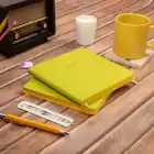 16,5x16,5 cm Fıstık Yeşil Yumuşak Deri Kapak Noktalı Tarihsiz Dikişli Not Okul Defteri