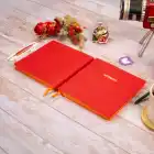 16,5x16,5 cm Kırmızı Yumuşak Deri Kapak Noktalı Tarihsiz Dikişli Not Okul Defteri