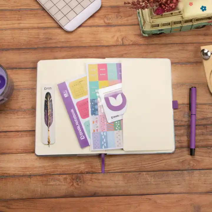 13,5x20 cm Mor Çiçekli Sert Kapak Noktalı Tarihsiz Dikişli Not Okul Defteri