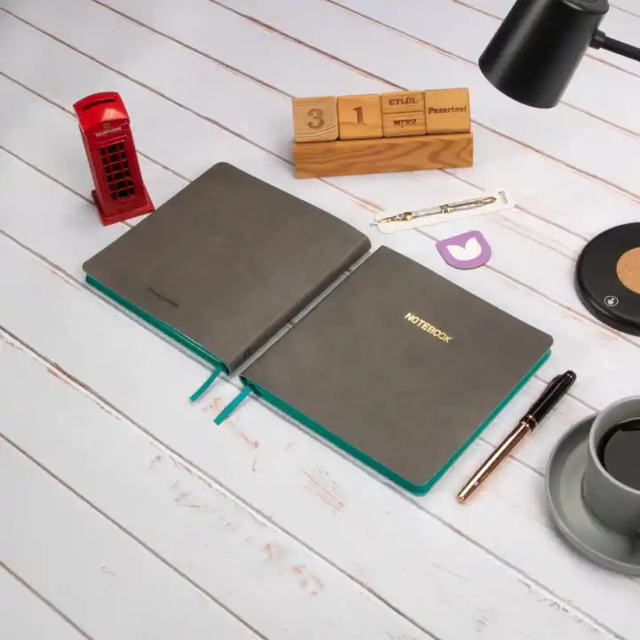 16,5x16,5 cm Füme Yumuşak Deri Kapak Noktalı Tarihsiz Dikişli Not Okul Defteri