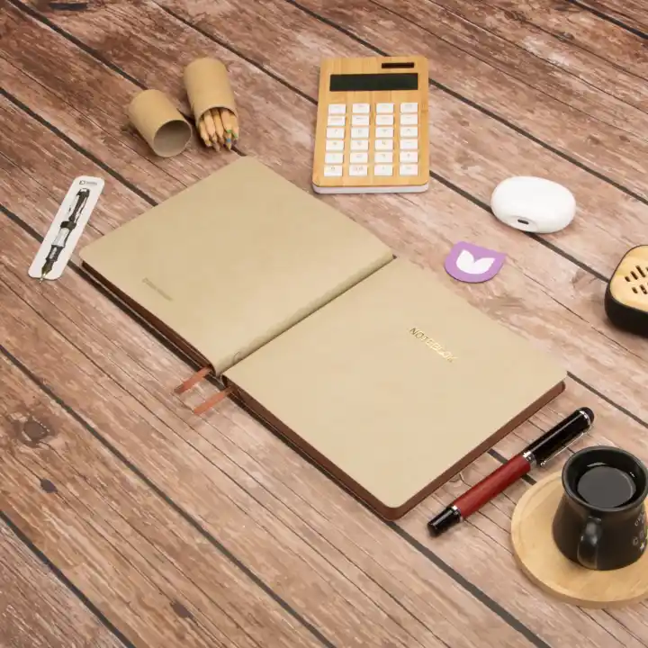 16,5x16,5 cm Krem Yumuşak Deri Kapak Noktalı Tarihsiz Dikişli Not Okul Defteri