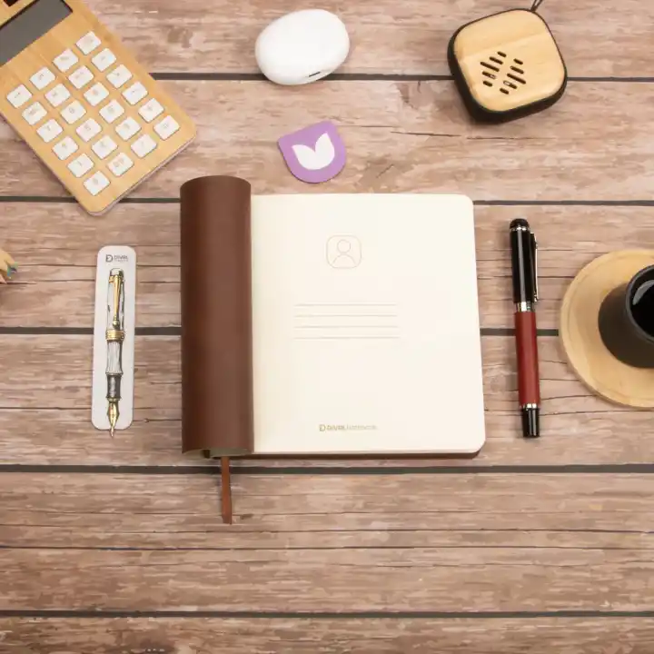 16,5x16,5 cm Krem Yumuşak Deri Kapak Noktalı Tarihsiz Dikişli Not Okul Defteri