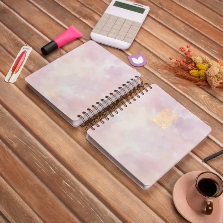 16,5x20 cm Pembe Sert Kapak Noktalı Tarihsiz Spiralli Not Okul Defteri