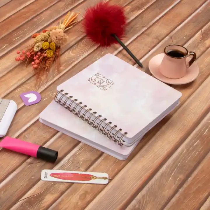 16,5x20 cm Pembe Sert Kapak Noktalı Tarihsiz Spiralli Not Okul Defteri
