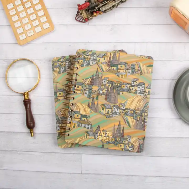 16,5x20 cm Şehir Sert Kapak Noktalı Tarihsiz Spiralli Not Okul Defteri