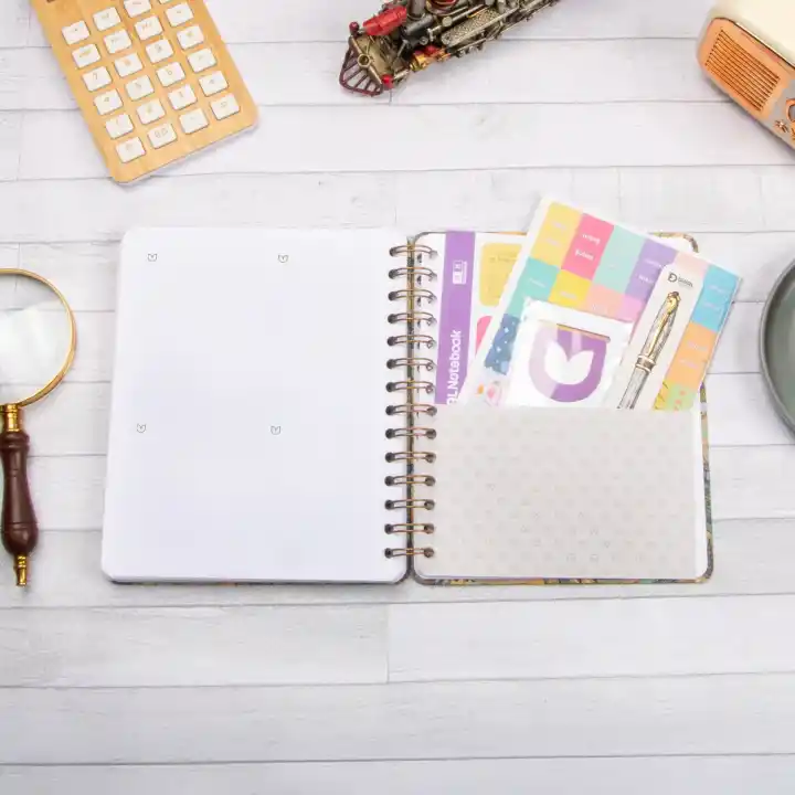 16,5x20 cm Şehir Sert Kapak Noktalı Tarihsiz Spiralli Not Okul Defteri