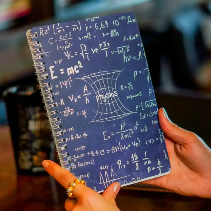 A5 Spiralli Karton Kapak 4lü Set Kareli Ders Programlı Not Okul Defteri - Akademi Serisi