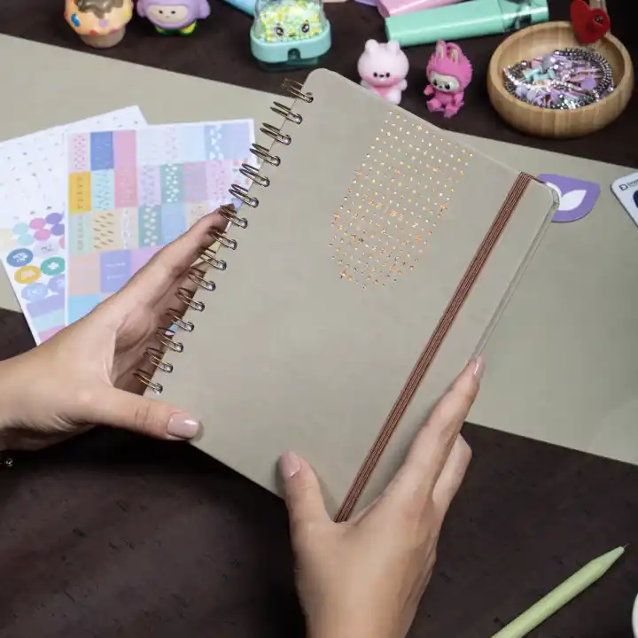 A5 Süresiz Haftalık Planlayıcı Spiralli Vegan Deri Kapak - Krem