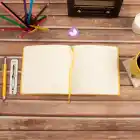 16,5x16,5 cm Fıstık Yeşil Yumuşak Deri Kapak Noktalı Tarihsiz Dikişli Not Okul Defteri