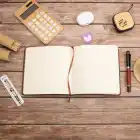 16,5x16,5 cm Krem Yumuşak Deri Kapak Noktalı Tarihsiz Dikişli Not Okul Defteri