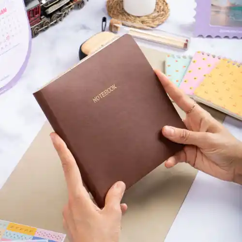 16,5x16,5 cm Yumuşak Vegan Deri Kapak Noktalı Not Okul Defteri - Kahverengi