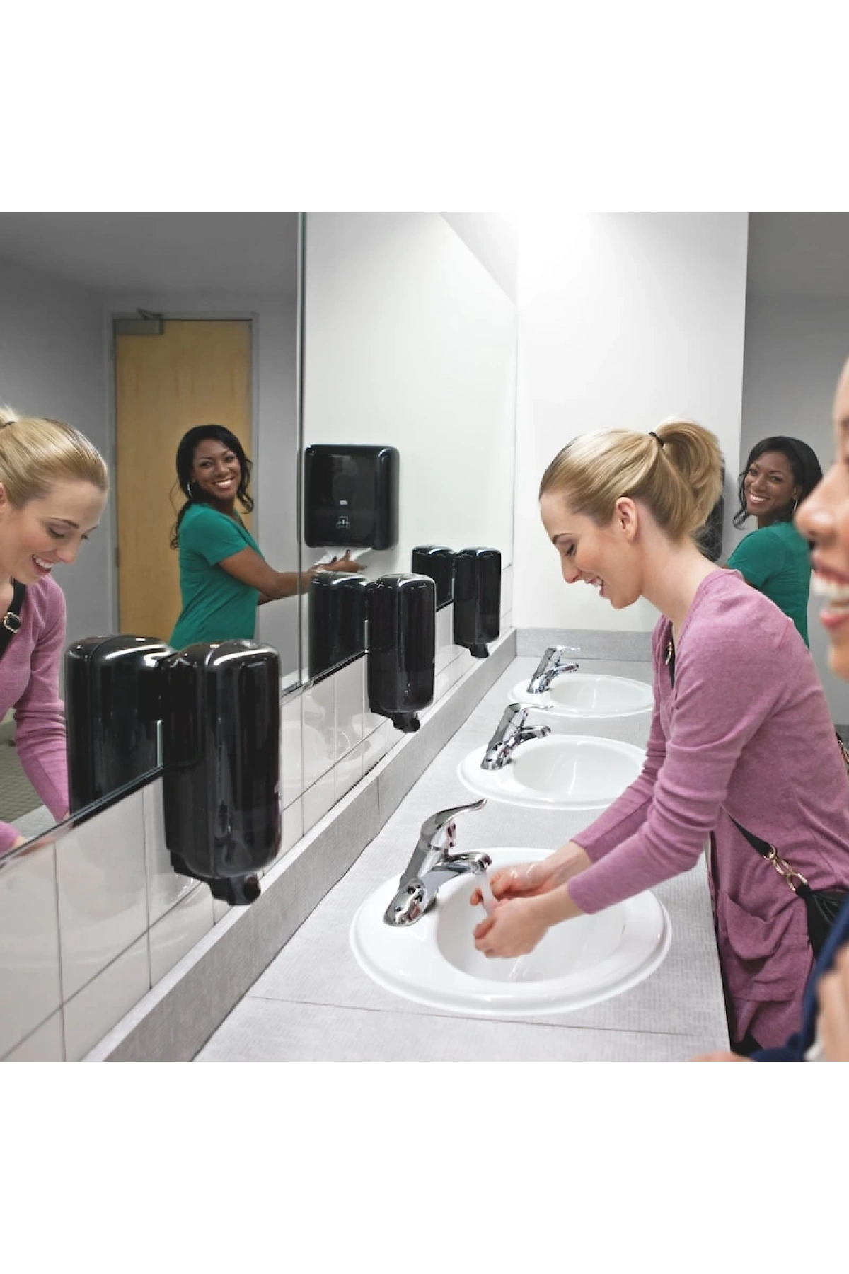 TORK KÖPÜK SABUN DİSP. SİYAH (561508)