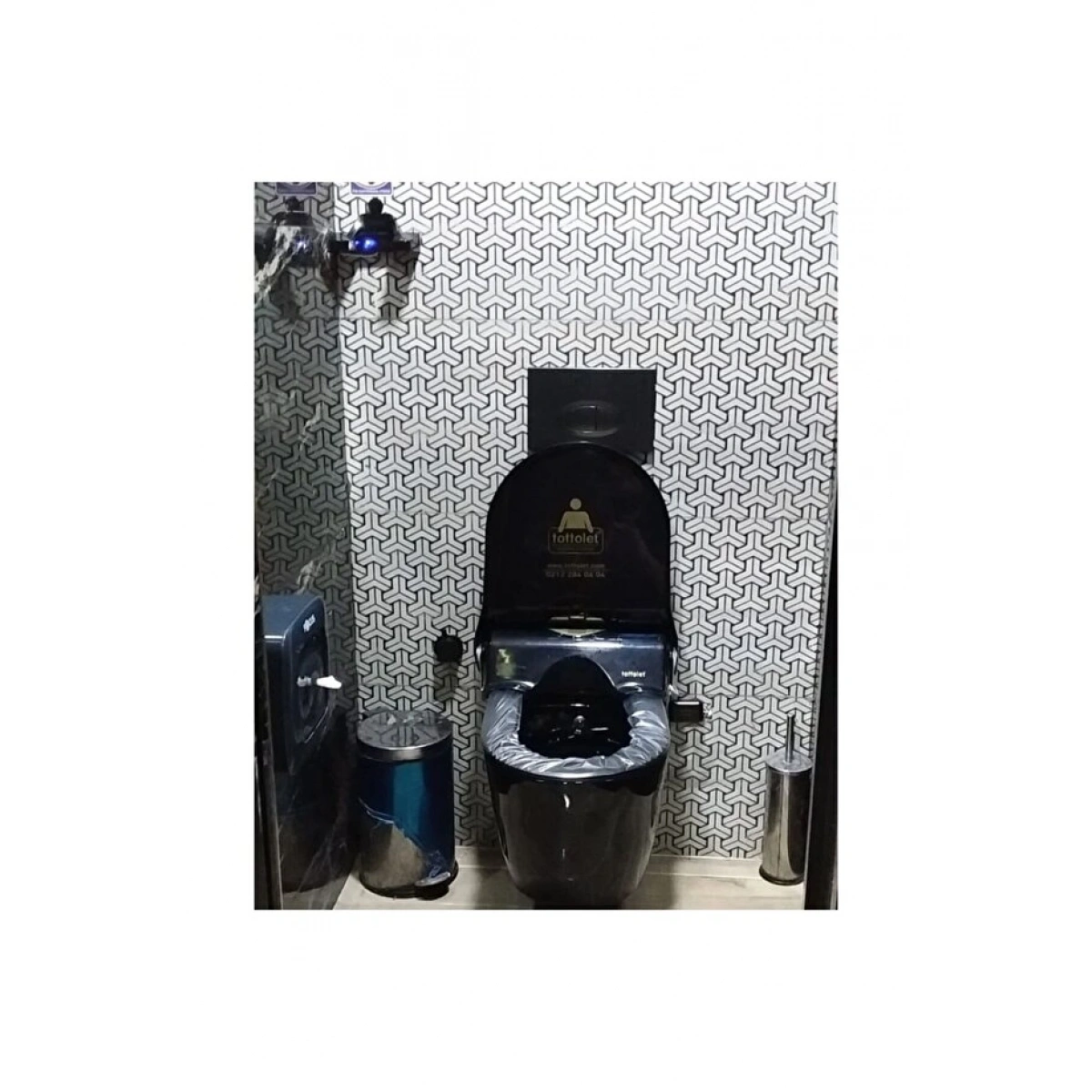 Tottolet Ledsörlü Siyah Klozet Kapak Sistemi 12 V