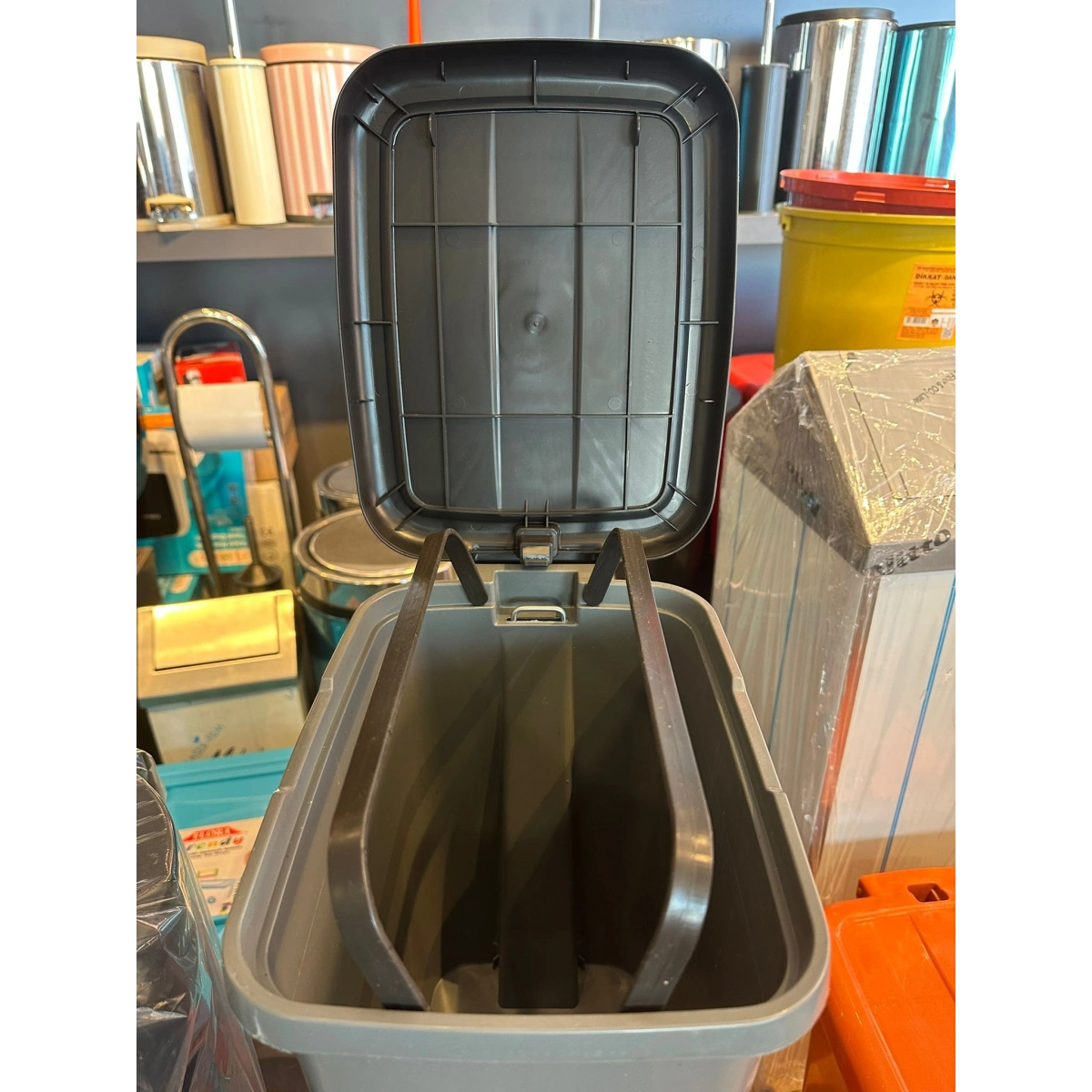 Cey Grup Pedallı Slim Gri Çöp Kovası 20 L