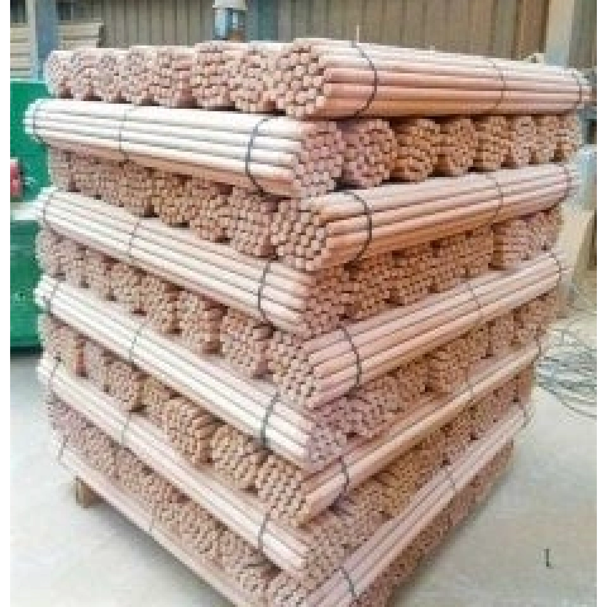 Gürgen Sap Vidalı İthal Ahşap Görünümlü 120 Cm